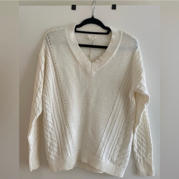 Caslon Sweaters - NWT CASLON Cozy cable knit V neck sweater in cream